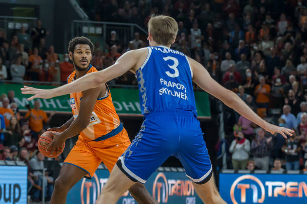 争中寻求新 争中寻求新